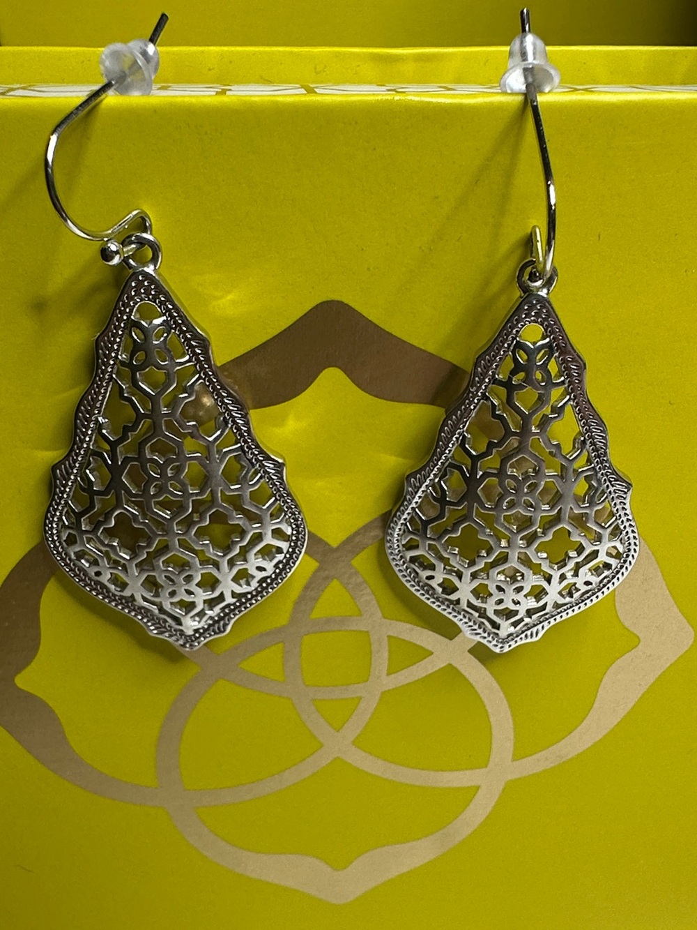 KENDRA SCOTT “ADDIE” FILIGREE SILVER EARRINGS